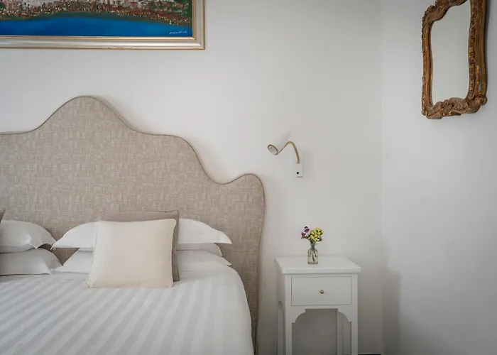 萨沃伊酒店 酒店